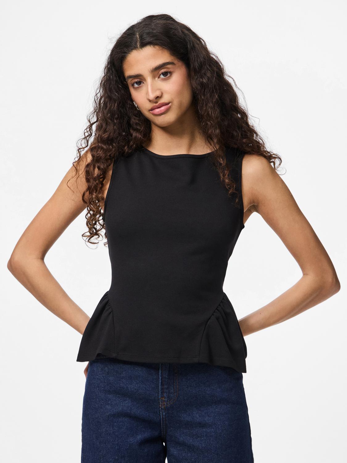 model_shot-front